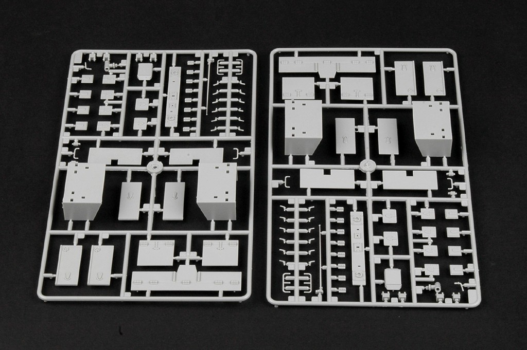 LOT D’ÉLÉMENTS FERROVIAIRE RAILS AU 1/35 TRUMPETER WAGON