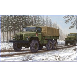 Maquette CAMION RUSSE URAL-4320 Trumpeter 1/35e.