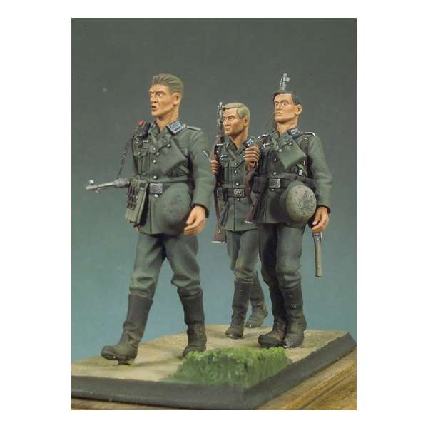 Andrea miniaturen,figuren 54mm.3 marschierende Infanteristen.