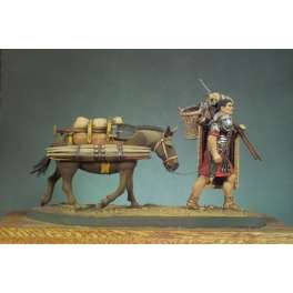 Andrea miniaturen, historische figuren 54mm..Legionär mit Packmuli.