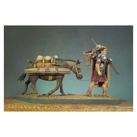 Andrea miniaturen, historische figuren 54mm..Legionär mit Packmuli.