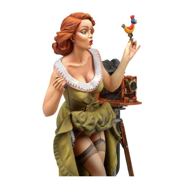 Andrea miniatures,80mm.Watch the Bird!!!Pin up figure kits. 