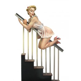 Pin-up Andrea miniatures,80mm.Attention aux rampes!!!