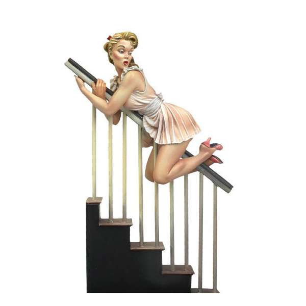 Pin-up Andrea miniatures,80mm.Attention aux rampes!!!