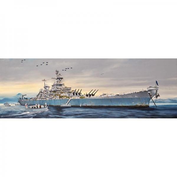 Maquette du Cuirassé USS Missouri 1/200e trumpeter.