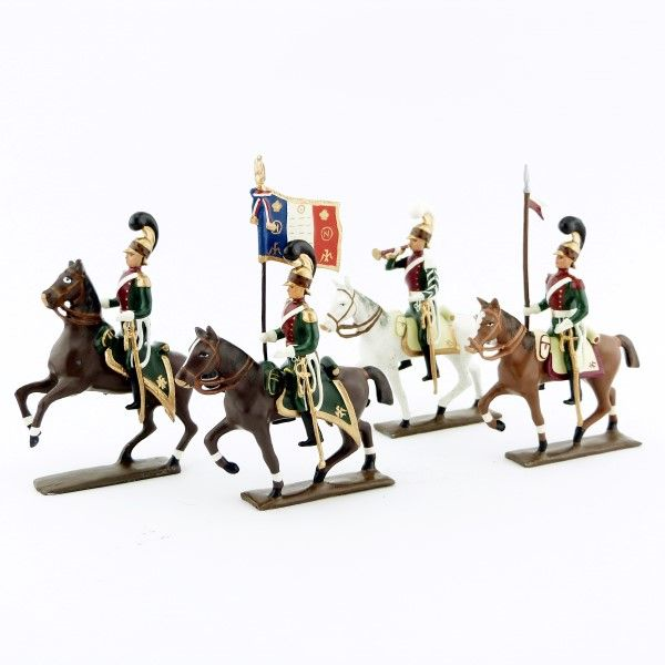Le fleuve de soldats, chevaux, canons, charrettes est sans fin. C'est