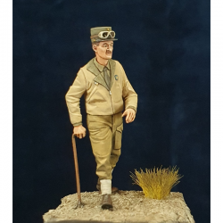 Figurine du Général Leclerc de Hauteclocque en résine Atelier Maket 54mm.