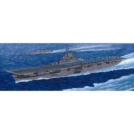 PORTE-AVIONS USS CV-9 ESSEX 1942. Maquette de bateau de guerre. Trumpeter 1/350e 