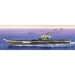  PORTE AVIONS MARINE POPULAIRE CHINOISE "LIAONING"  2002.. Maquette Trumpeter. Trumpeter 1/350e