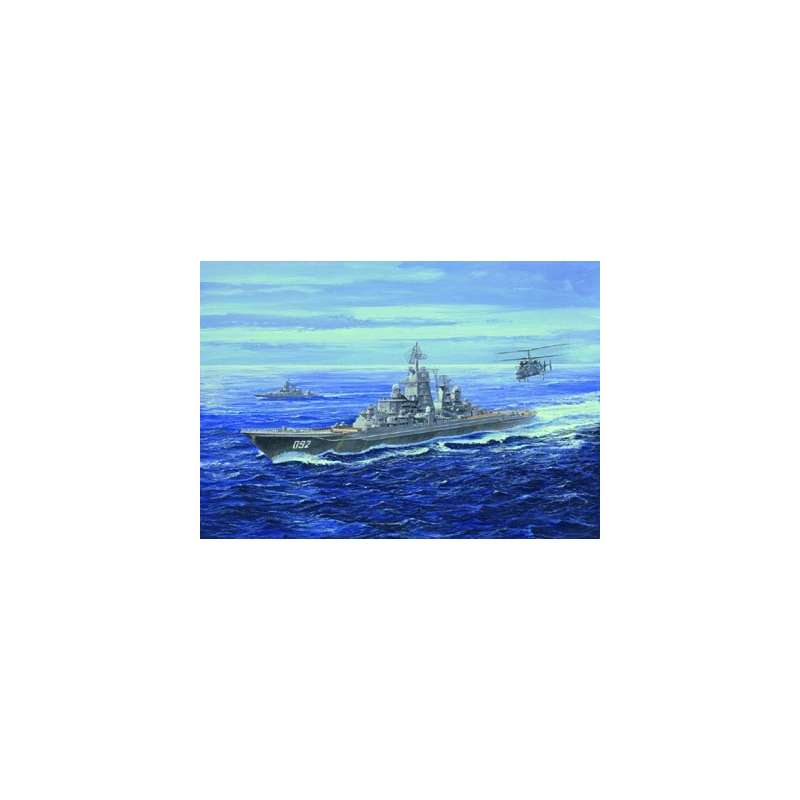  CROISEUR DE BATAILLE USSR KIROV. Maquette de navire de guerre. Trumpeter 1/700e